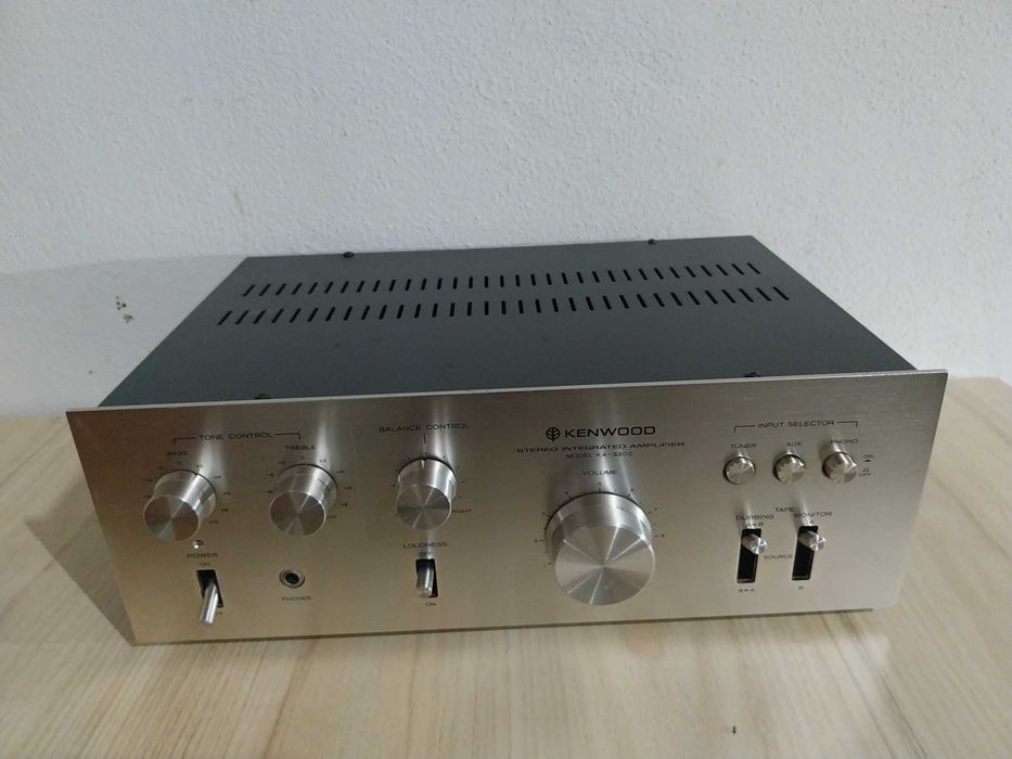Amplificador Kenwood KA 3300 anos 80.