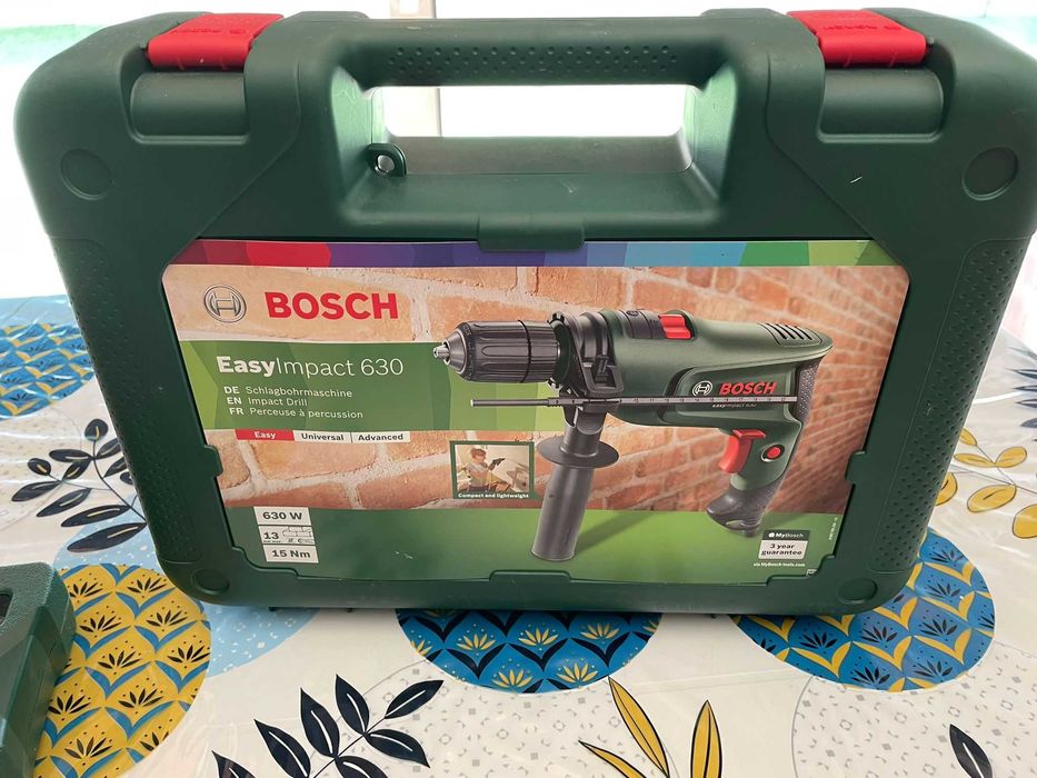 Taladro Bosch e conjunto de brocas