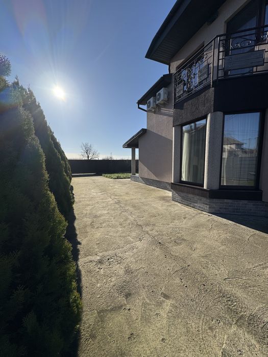 Продаж будинку в Сторожниці