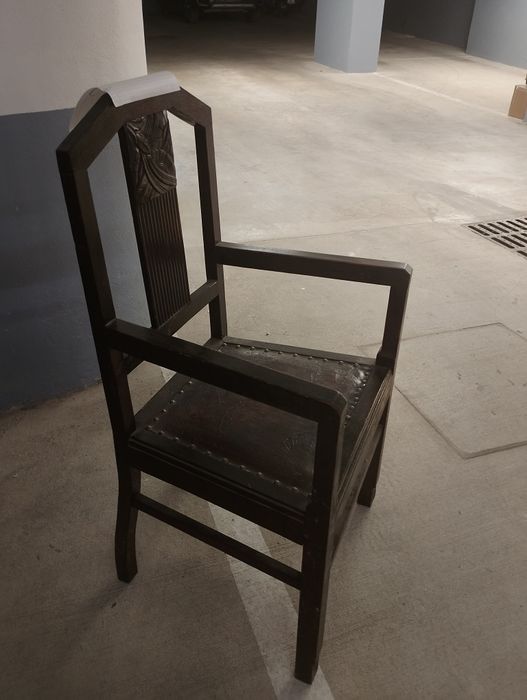 Cadeirão estilo arte nova.