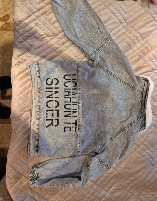 Продам джинсову куртку на дівчинку