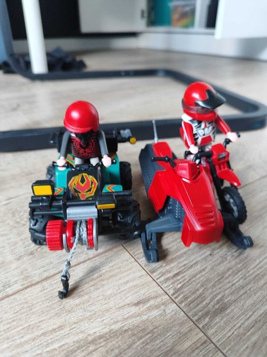 Zestaw Playmobil: Quad z wyciągarką, skuter śnieżny / motocykl + figurki