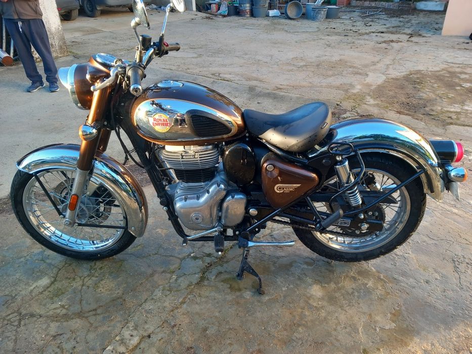 Royal Enfield 2023 – 1.200 km – Excelente  2 bancos de oferta
