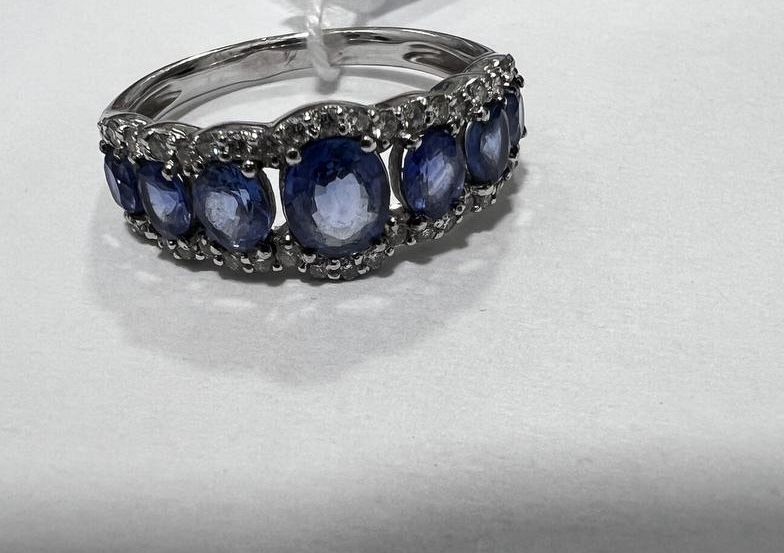 Золотое кольцо с бриллиантами