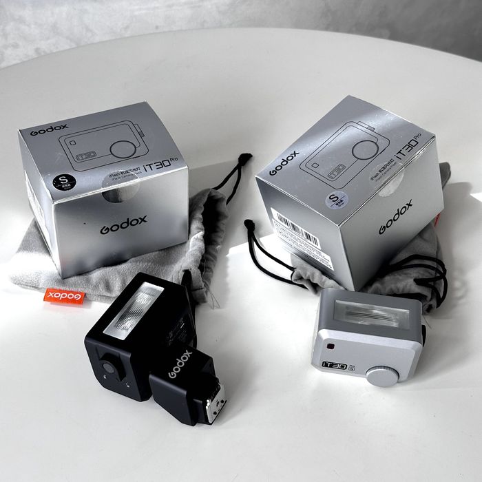 Спалах Godox it30 Pro S (для Sony) новий, чорний та сірий