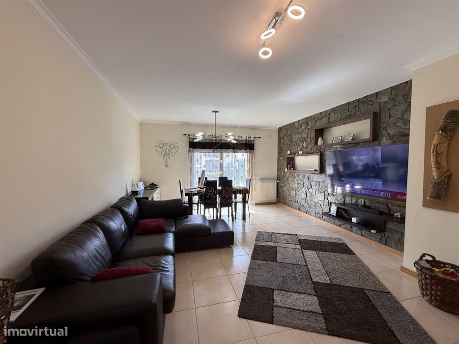 Apartamento T3 c/ arrumo e garagem - Tavarede