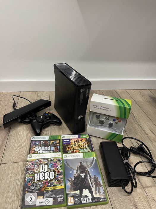 Xbox 360 Slim Komplet, Kinect, 2 Pady, Gry, Dysk 250GB