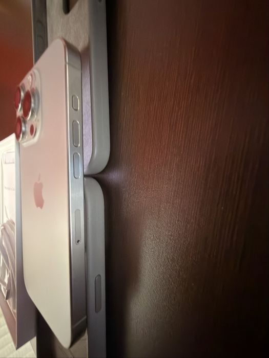 iPhone 15 Pro Titanium Natural – Excelente Estado + Extras