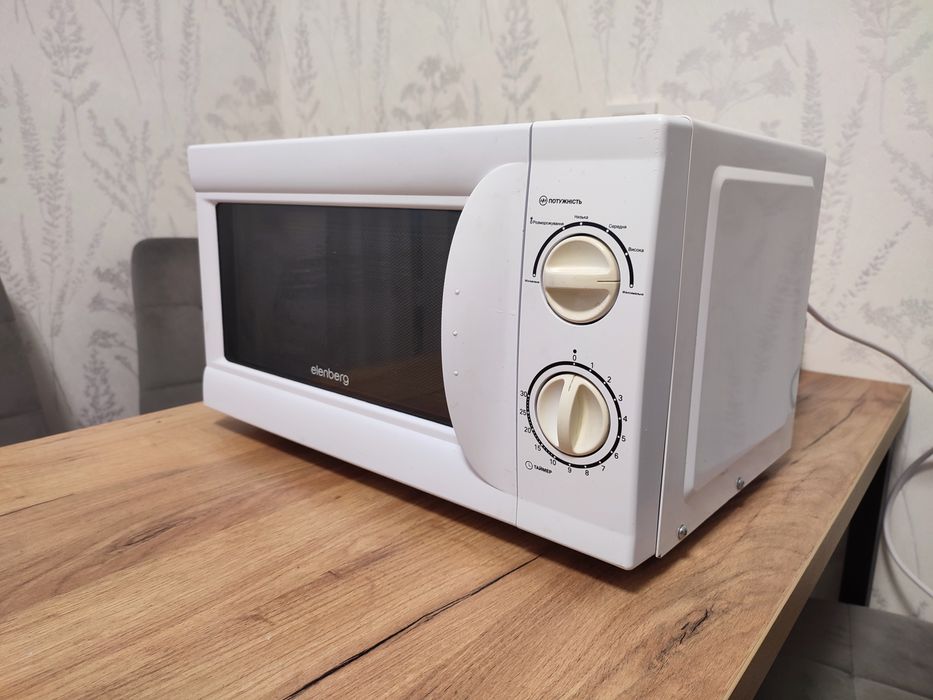 Мікрохвильова піч elenberg