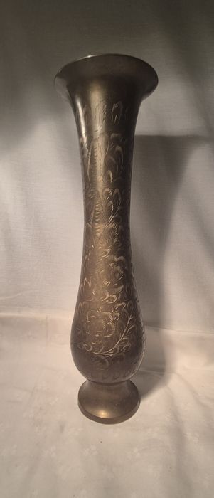 Stary mosiężny wazon Indie