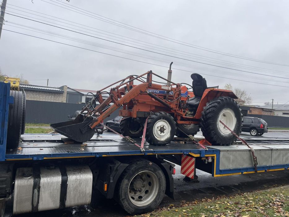 Трактор  японець