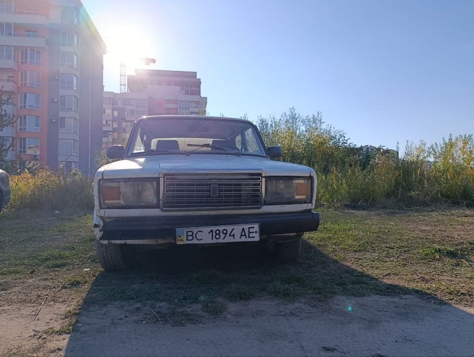 Продам машину ваз 2107 1987р.