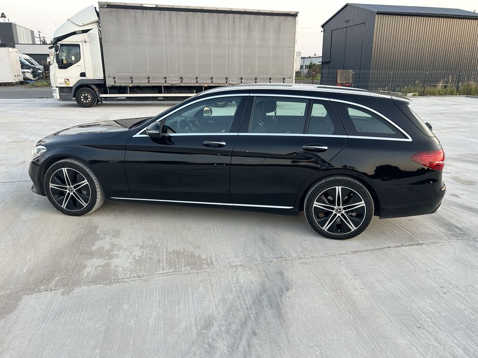 Sprzedam mercedes klasa c 300 de 2021
