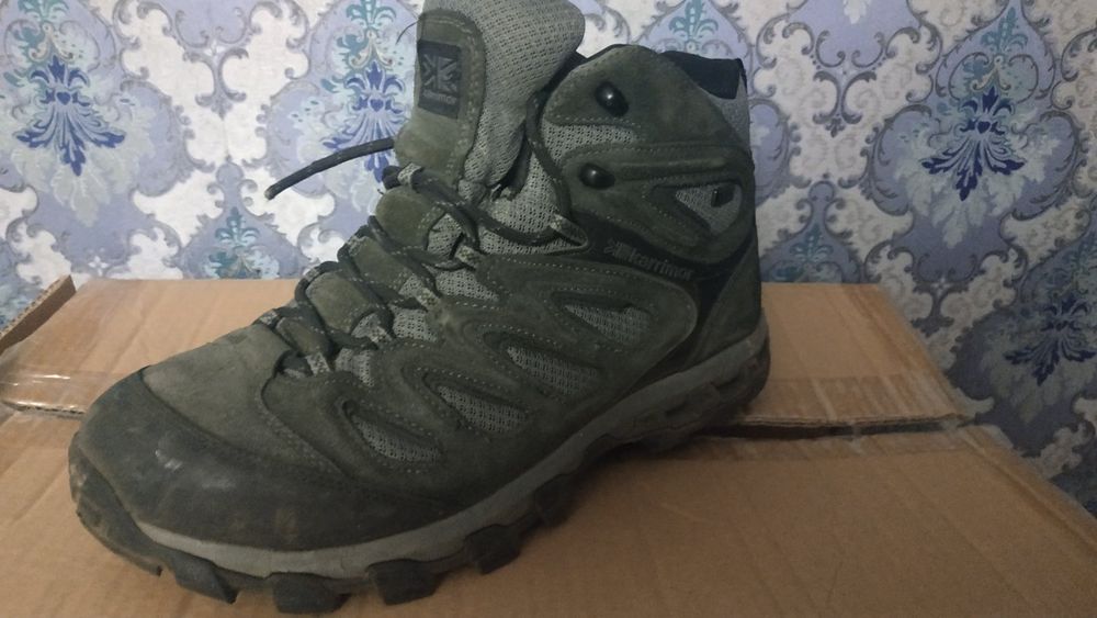 Продам трекінгові ботінки фірма Karrimor