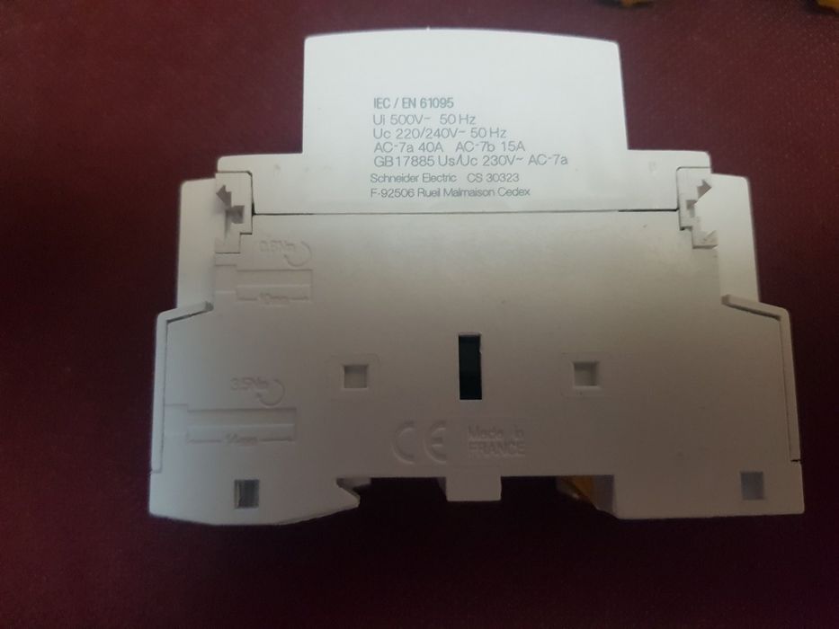 Диф автоматы на 16 А и контакторы.