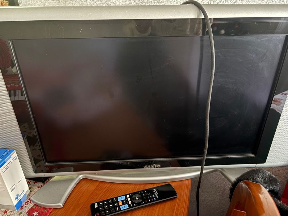 Vendo televisão a funcionar