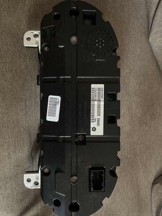 Приборная панель Jeep Cherokee KL