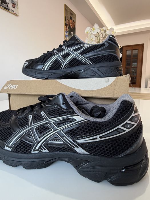 Asics Black Silver