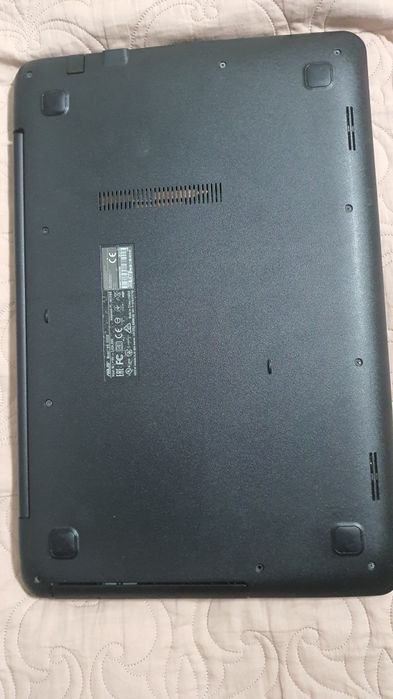 Ноутбук комп'ютер Asus білий