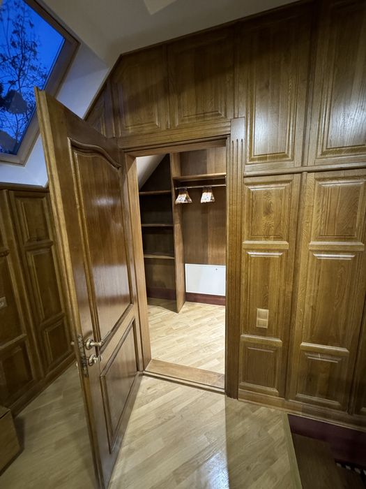 Оренда Дома Три Этажа + Парковка + Камуналка