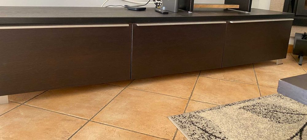 Aparador e mesa de centro da Área  /  Usado, em bom estado