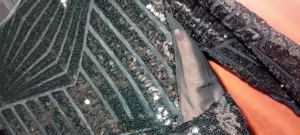 Sukienka z cekinów Nowa 38