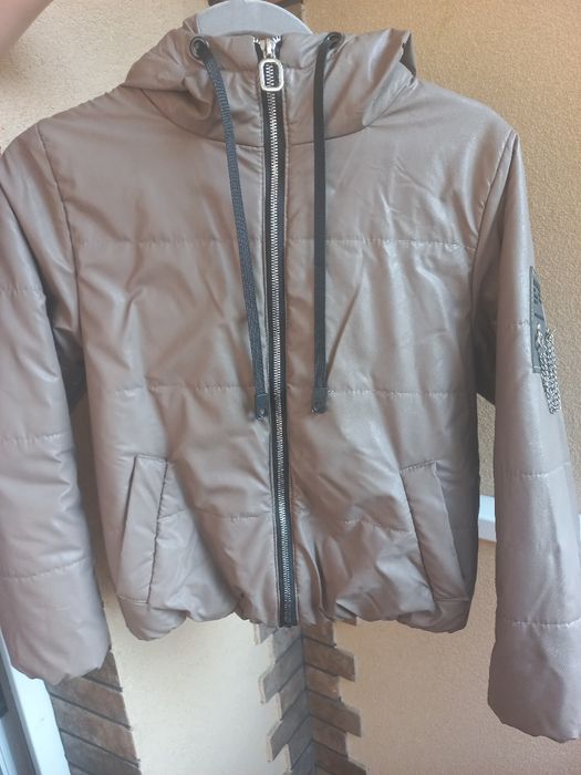 Осіння курточка для дівчинки.