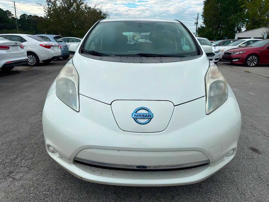 Nissan LEAF      2015
