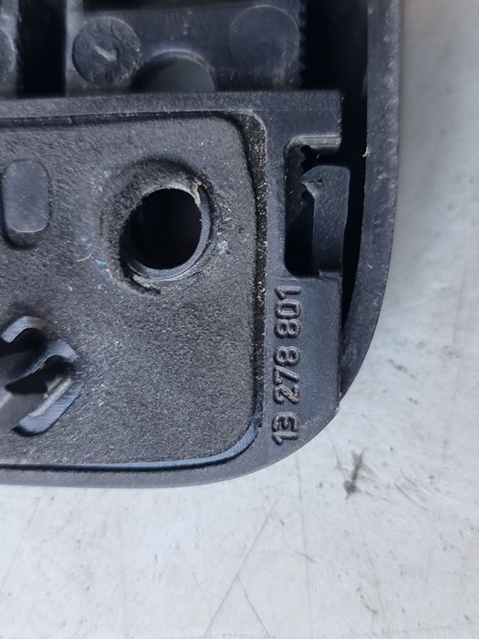 Uchwyt mocowanie ślizg zderzaka tylnego opel insignia a kombi
