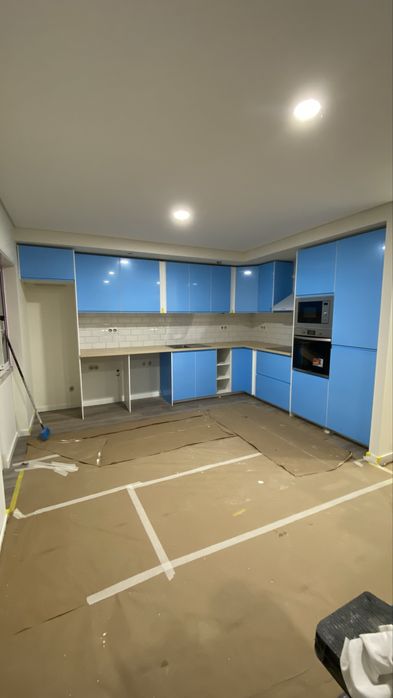 Instalação Profissional de Pavimentos, Portas e Carpintaria Interior