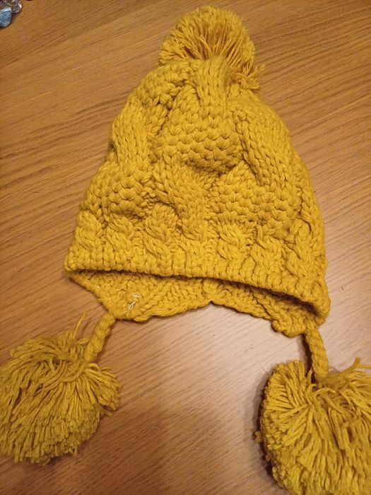 Czapka  zimowa handmade  nie używana  l