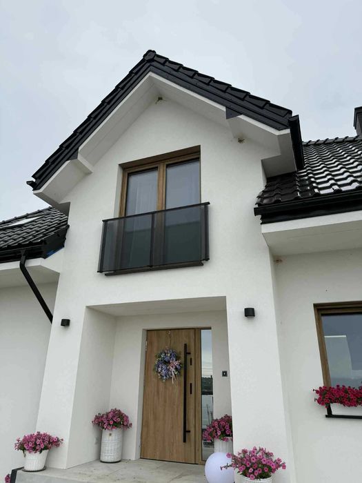 balustrada nierdzewna szybą szklana balkonowa taras malowana proszkowo