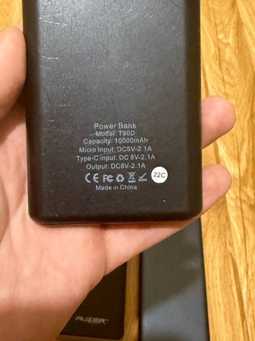 продаю павер банк power bank  зовнішній акумулятор внешний аккумулятор