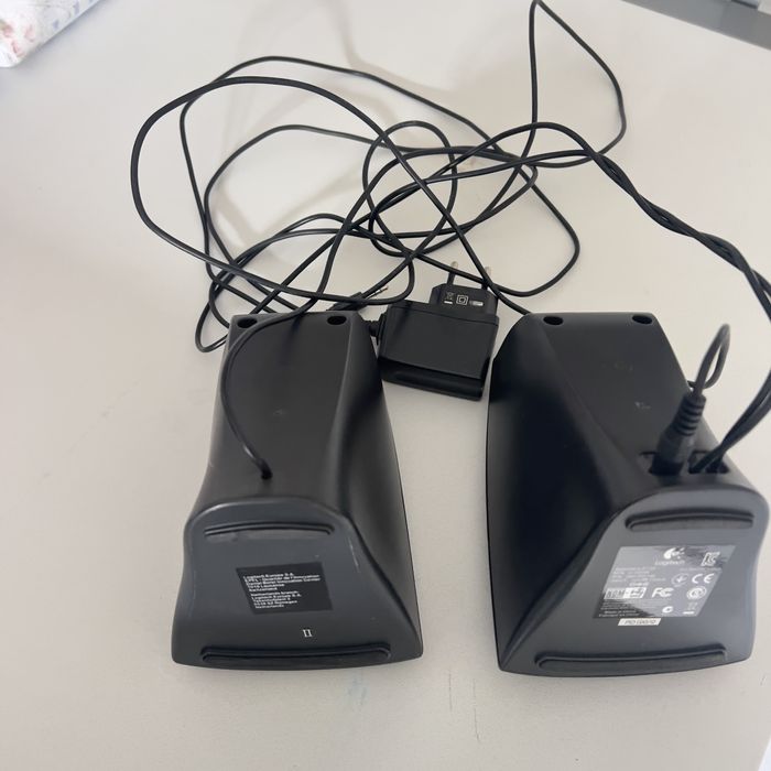 Colunas logitec projetadas para computadores e outros equipamentos