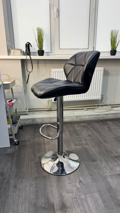 Стілець для макіяжу