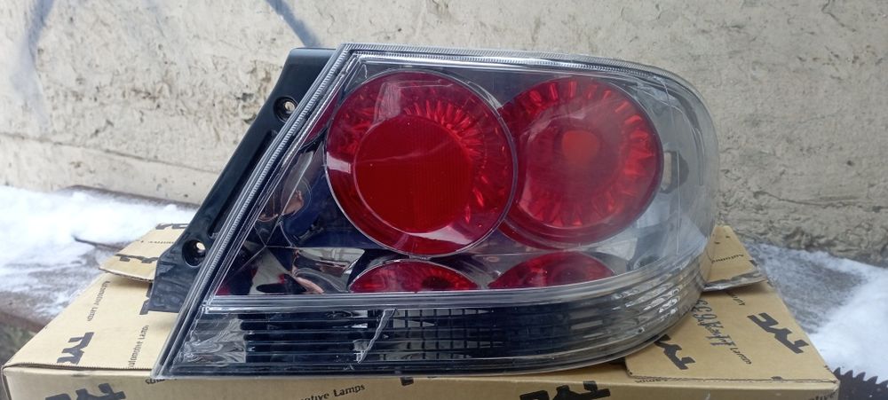 Продам на lancer 9 задний правий фонарь
