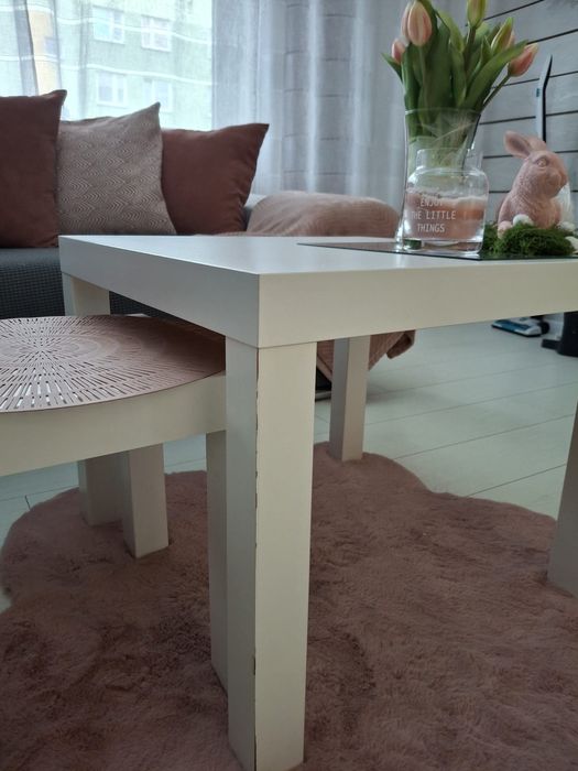 Zestaw bialych stolikow Ikea