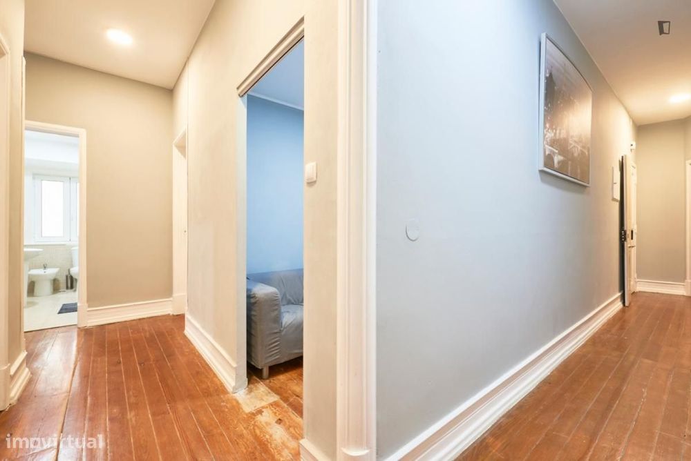 Quarto - localizado em Entrecampos Lisbon
