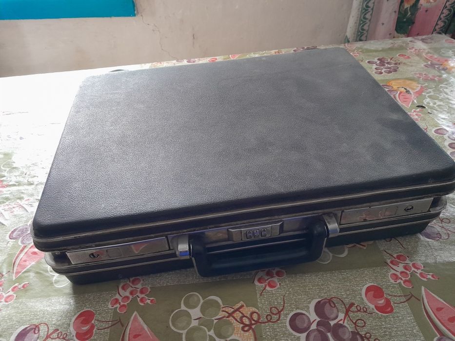 Дипломат.    кейс