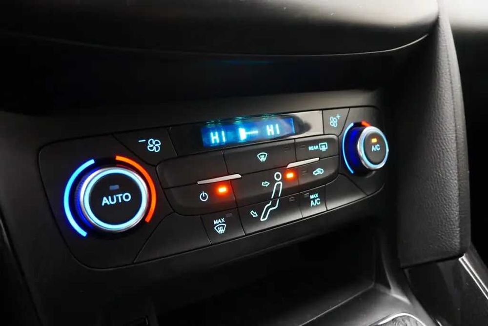 Ford Focus Station 1.5 TDCi Titanium 120 cv – Excelente Estado!