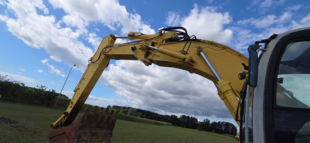 Koparka gąsienicowa KOBELCO New Holland E215