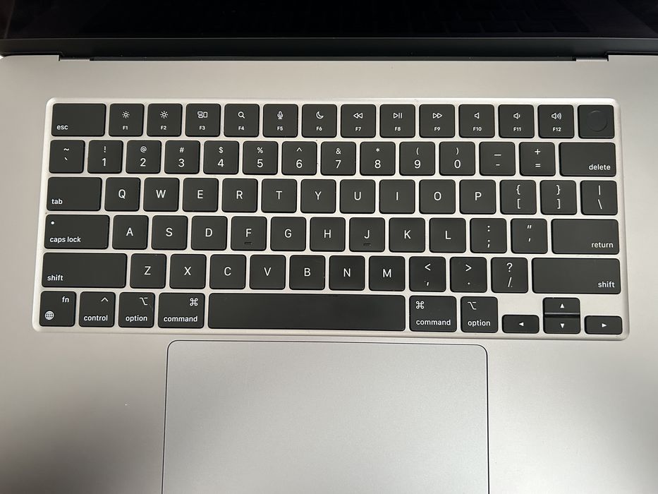 MacBook Air m2 16/512 15” ідеал