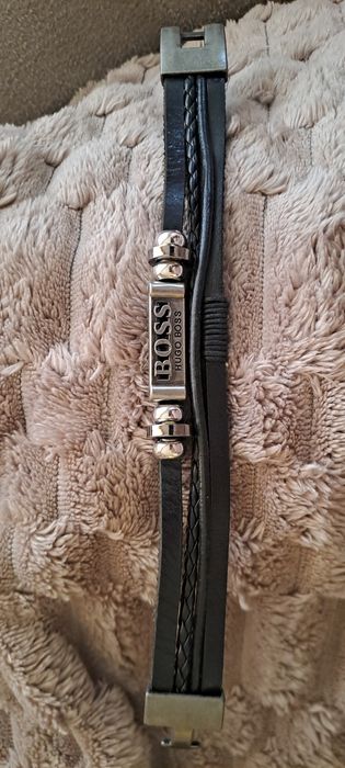 Pulseiras de homem em couro e aço
