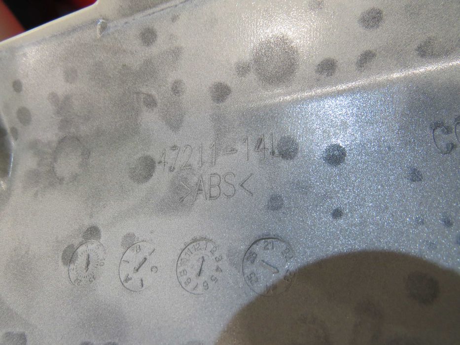 SUZUKI AVENIS 125 bok boczek owiewka osłona