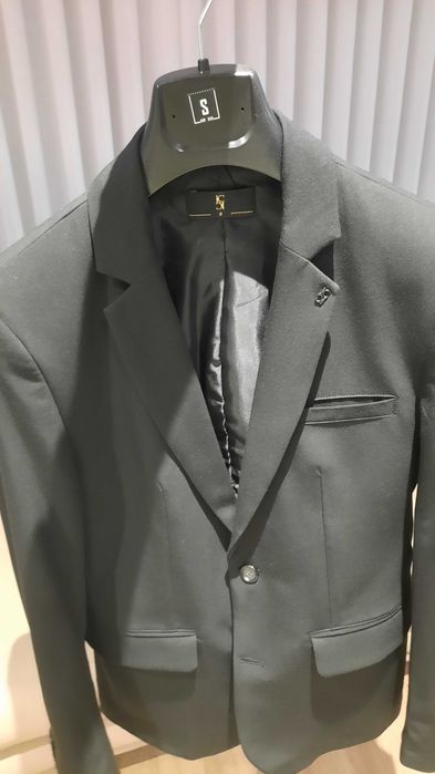 Fato de homem como novo