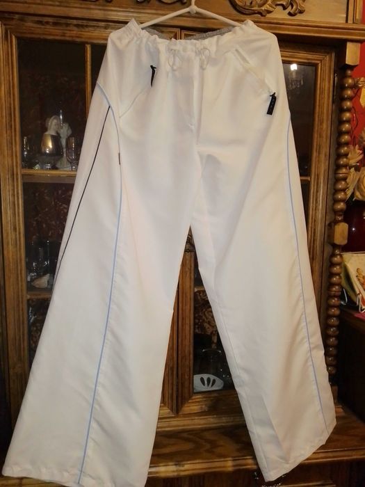 Spodnie białe szerokie nogawki