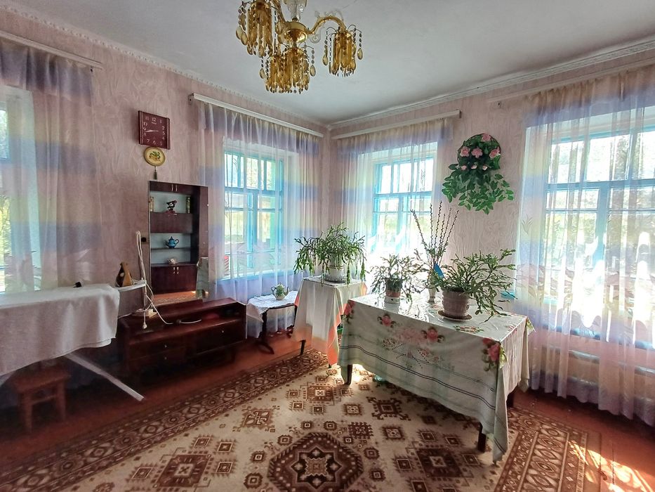 Просторный дом на 4комнаты, по очень приятной цене!  Ул.Серафимов