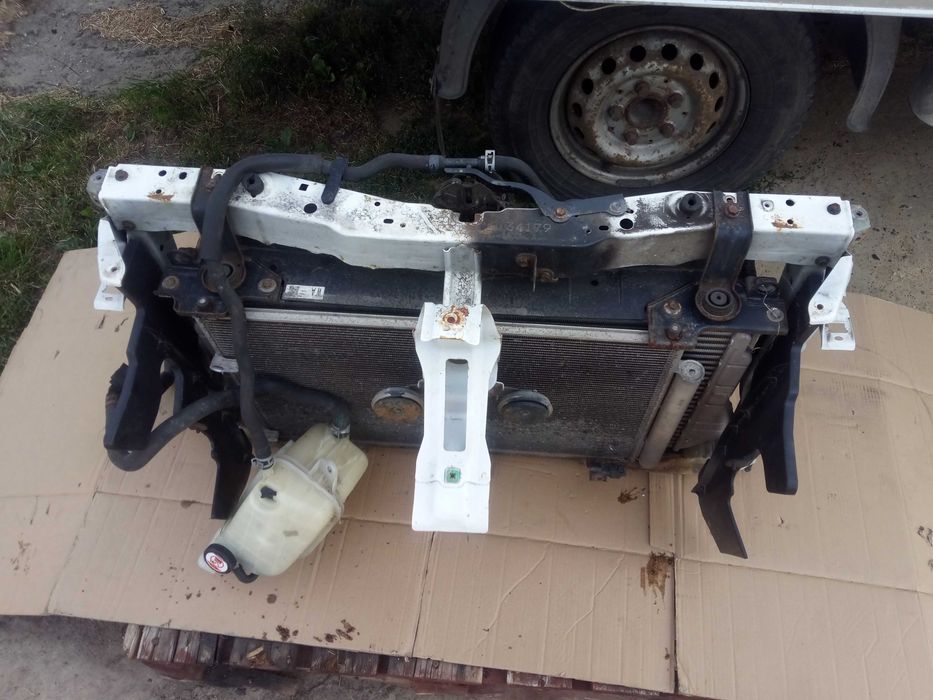 toyota AVENSIS T27  chłodnice wentylatory pas przód 1,6 2,0 ON 15-18