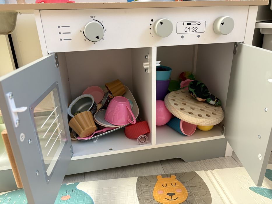 Дитяча деревʼяна кухня