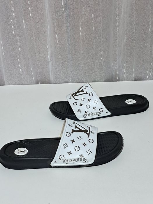 Klapki Louis Vuitton